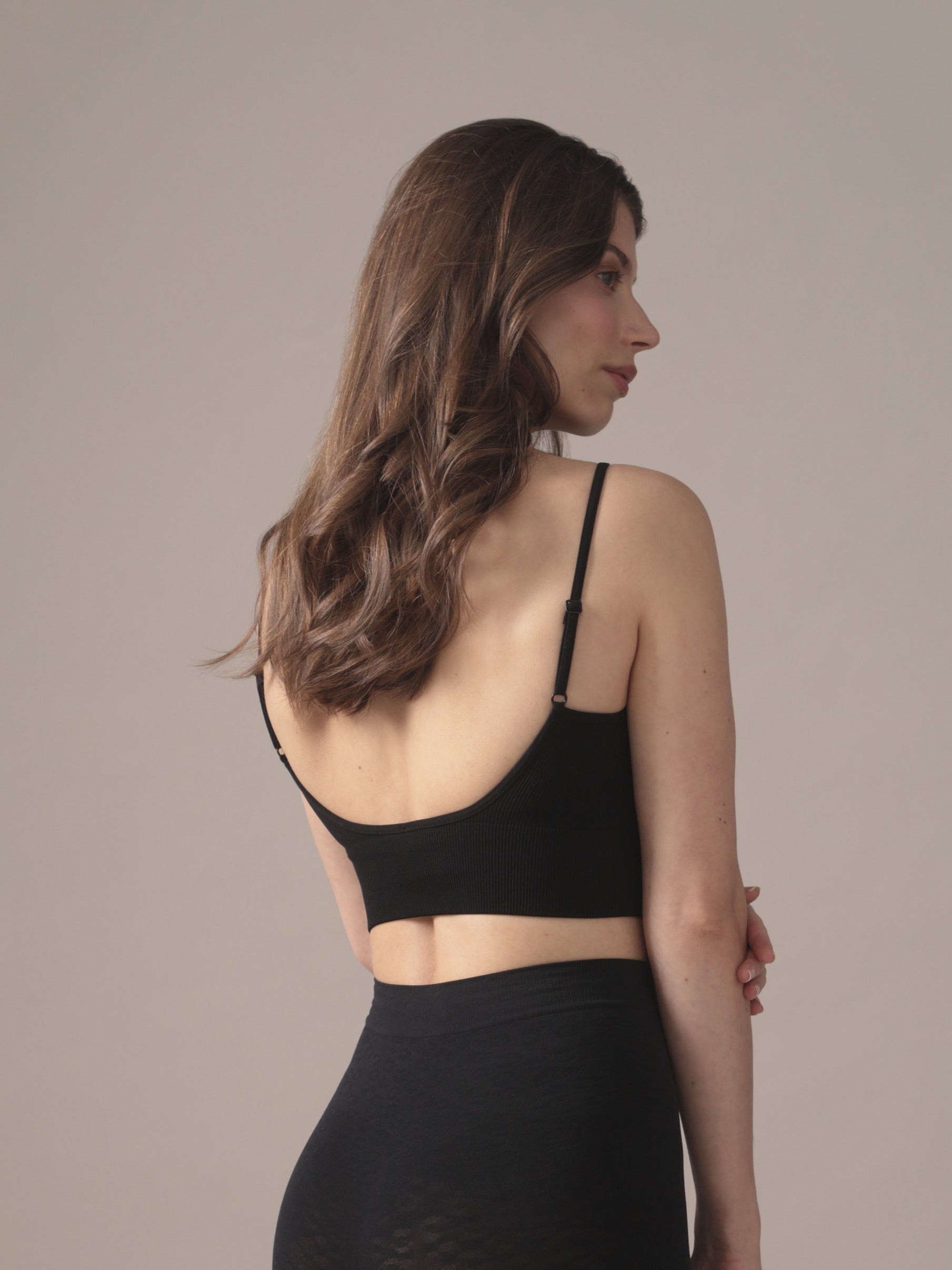 Seamless Cropped Cami in Black