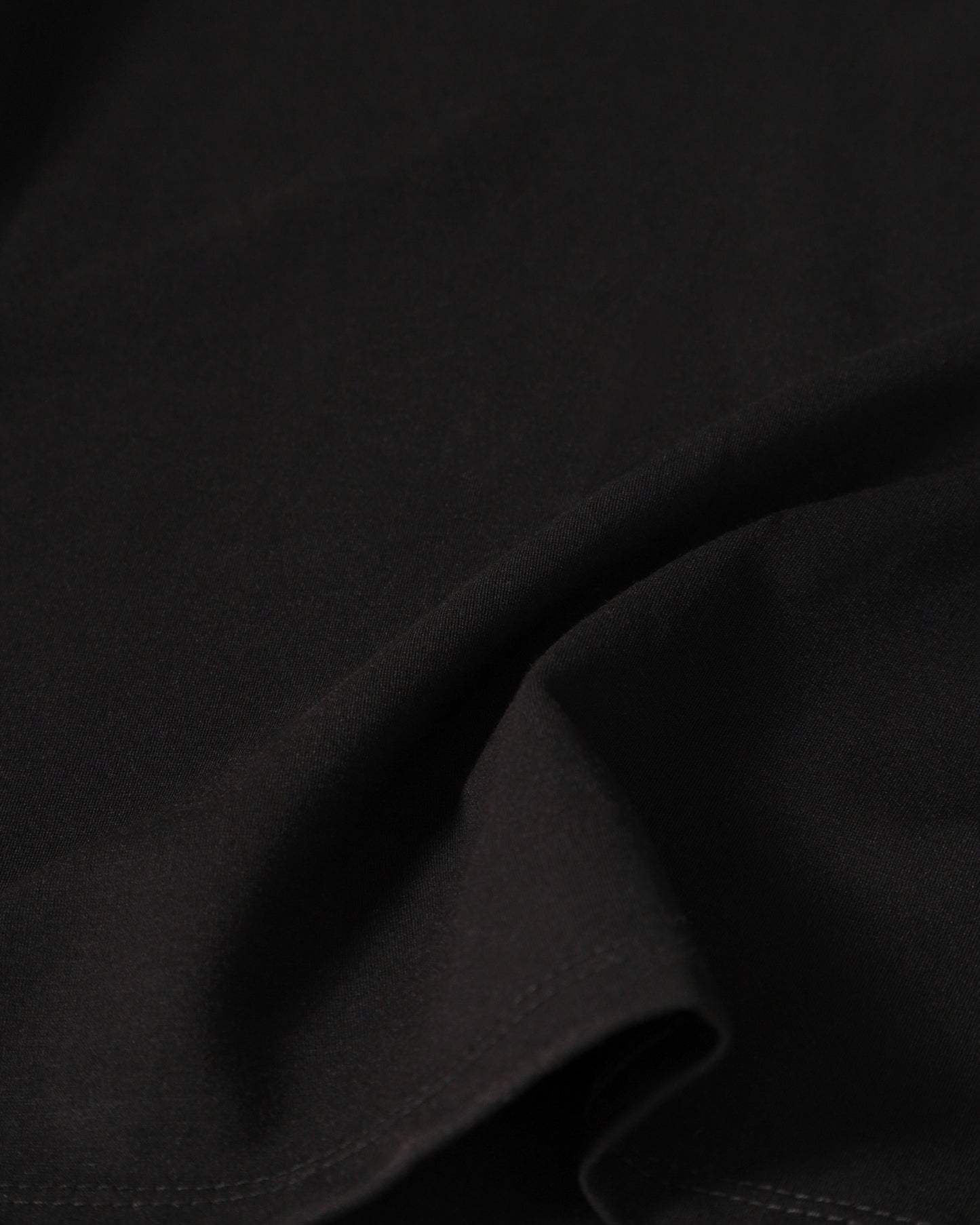 The Perfect Tee - Light Ease knit in Black